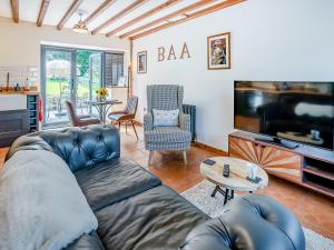 Sheep Shed - Uk49794