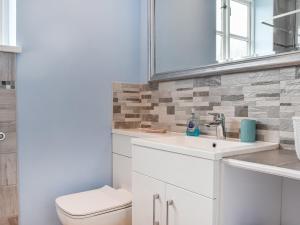 Pheasant Pens 1 - Uk50187