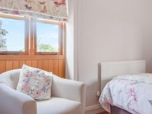 Pheasant Pens 1 - Uk50187