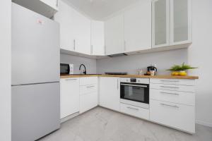 Zoliborz Stylish Apartment with Parking by Noclegi Renters