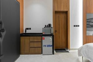 Amara - Near BLVD - HN3