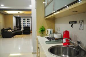 GRAYHAUS BU4 5BR House - Bandar Utama, near 1 Utama - Stay Only NO EVENTS