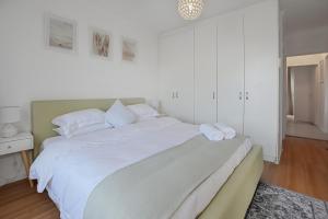 Modern Coastal Condo in Big Bay