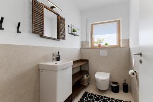 HOIMATglück - Großes Apartment mit 3 Schlafzimmern, überdachtem Balkon & separatem WC in ruhiger Lage