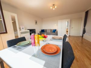 Avío, sunny side Studio, AC, smart TV