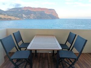 Vue exceptionnelle confort et caractère - 4-star hotels in Cassis