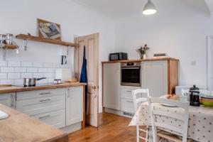 Rectory Cottage - Brighstone