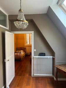 B&B / Chambres d'hotes Chateau de Marigny : Chambre Familiale avec Salle de Bains Commune