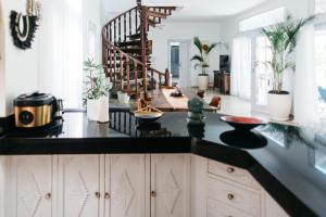 3BR, Sanur, Villa, Warm Pool, Piano, King, Tubs