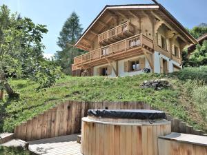 Chalets Chalet renove pour 10 personnes au Chinaillon avec bain nordique - FR-1-458-218 : photos des chambres