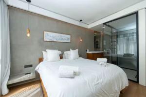 Elite Penthouse in Racine City View Terrace & Luxury