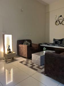 Nivaas Cozy 1BHK Stay near Airport Road