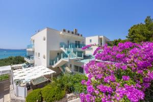 Villa Aqua Residence