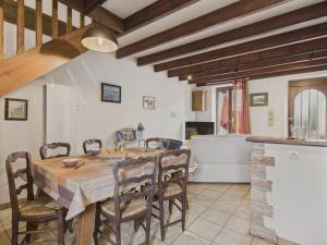 Maison en pierre avec jardin pour 4 personnes
