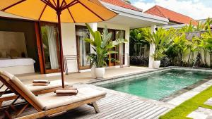 Seseh Beach-Bfast incl-Twin Villa Celestine Suite with Bathtub, in Shared Villa With Pool - 650m to Beach