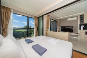 Panora sea view -modern facilities walk to beach