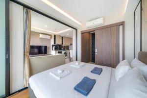 Panora sea view -modern facilities walk to beach