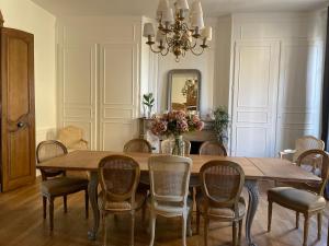 Maisons de vacances Hotel particulier Champenois : Maison 5 Chambres