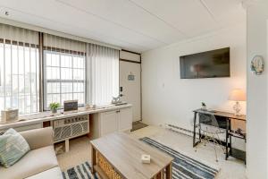 1 Block to Beach! Ocean City Condo w Pool Access