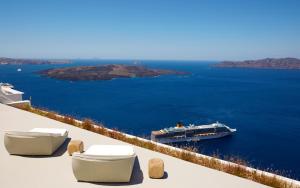 Villa Aura Santorini Greece