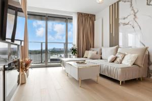 Golden Suite, RIVER&OLD TOWN VIEW, FREE Parking