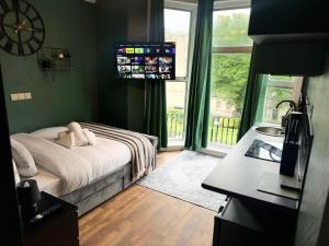 Dudy Studios At Brighton City Center