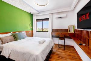 Studio avec piscine et lumières dambiance