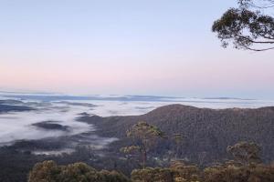 Weemilah Spectacular Valley and Escarpment Views
