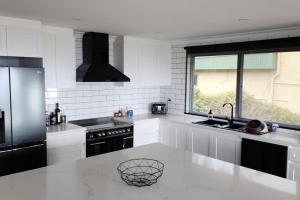 Weemilah Spectacular Valley and Escarpment Views