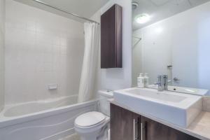 1BR plus Den Condo with Balcony in Heart of Toronto