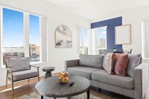 Spacious 1-BD with Stunning City Views in DTLA