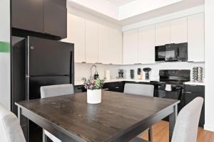 Unique 1-Bedroom DTLA Escape with City Views