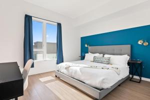 Little Tokyo Gem, Steps from Shops with Free Parking