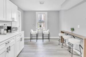 Cozy Modern Apt Close to NYC NO STEPS or Stairs