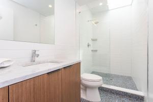 Inventors Loft Luxury Upscale Quiet Two Bedroom