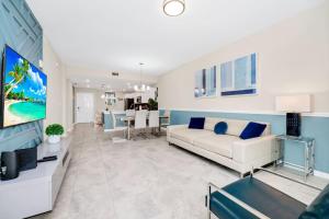 2BR Family Condo Near Disney, Universal and More