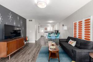 Modern 2BR Retreat with Pool in Old town Scottsdale