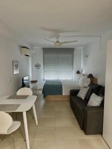 Luminoso Estudio en la playa de el Campello