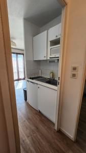 Studio lumineux, confortable et calme, Parking