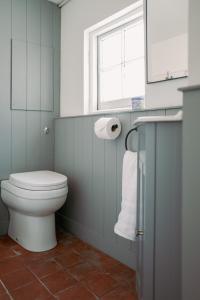 Ye Old Shop- Great Value 6 Bed Apartment - Spacious Renovated & Ideal for Groups