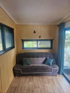 Chalet sur leau dans un cadre idyllique