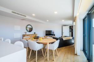 The Shoreline 4 by Portugal Portfolio