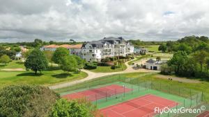 Maisons de vacances La Maison du Golf - Jardin - Piscine - 4p : photos des chambres