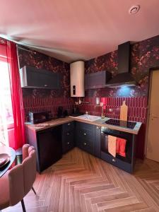 RED SPARROW -T2 avec jacuzzi