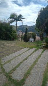 Casa com piscina para até 6 pessoas com duas camas de casal e sofá-cama casal