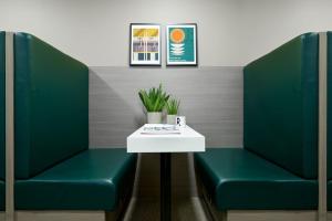 For Students Only - Student Castle Lincoln