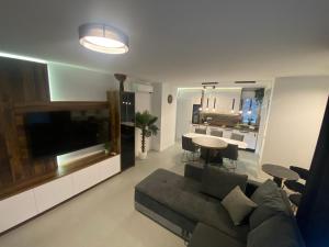 Bella Vista Sunset penthouse with private jacuzzi