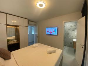 Bella Vista Sunset penthouse with private jacuzzi