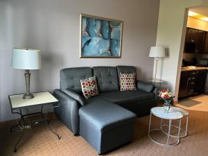 Condo near Disney-free shuttle totheme parks