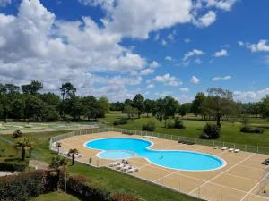 Maisons de vacances La Maison du Golf - Jardin - Piscine - 4p : photos des chambres